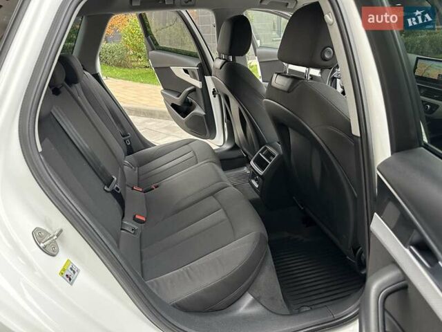 Ауді А4 2017 у Києві на Automoto.ua Білий Ауді А4, об'ємом двигуна 2 л та пробігом 227 тис. км за 16333 $, фото 17 на Automoto.ua