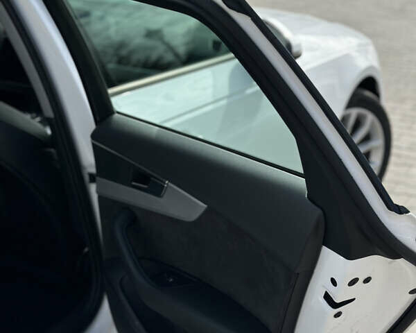 Белый Ауди А4, объемом двигателя 1.97 л и пробегом 220 тыс. км за 18500 $, фото 8 на Automoto.ua