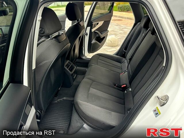 Білий Ауді А4, об'ємом двигуна 2 л та пробігом 227 тис. км за 16333 $, фото 10 на Automoto.ua