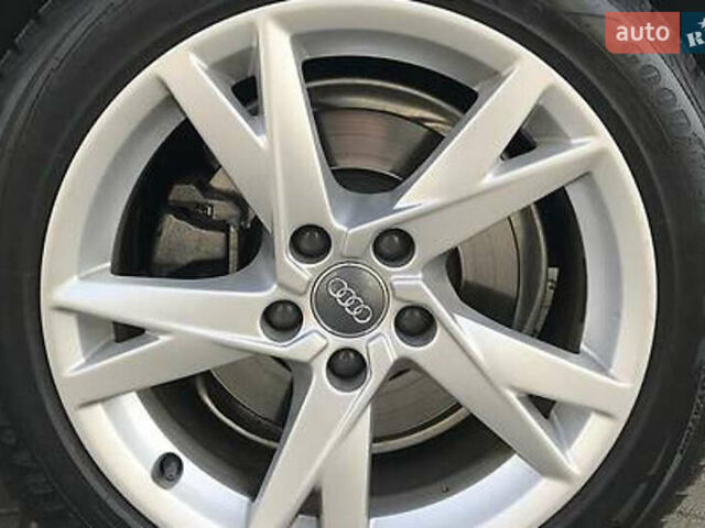 Ауді А4 2017 у Києві на Automoto.ua Білий Ауді А4, об'ємом двигуна 1.97 л та пробігом 270 тис. км за 14800 $, фото 15 на Automoto.ua