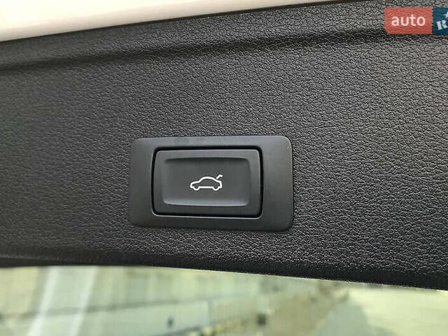 Ауді А4 2017 у Києві на Automoto.ua Білий Ауді А4, об'ємом двигуна 1.97 л та пробігом 270 тис. км за 14800 $, фото 14 на Automoto.ua