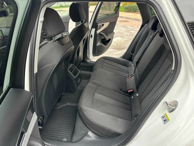 Ауді А4 2017 у Києві на Automoto.ua Білий Ауді А4, об'ємом двигуна 2 л та пробігом 227 тис. км за 16333 $, фото 15 на Automoto.ua