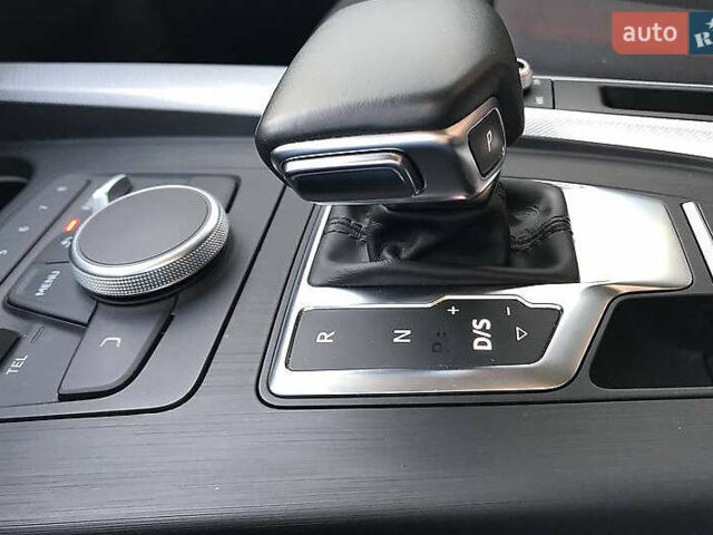 Ауді А4 2017 у Києві на Automoto.ua Білий Ауді А4, об'ємом двигуна 1.97 л та пробігом 270 тис. км за 14800 $, фото 12 на Automoto.ua