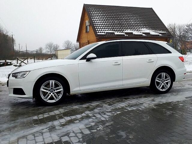 Білий Ауді А4, об'ємом двигуна 2 л та пробігом 36800 тис. км за 15600 $, фото 7 на Automoto.ua