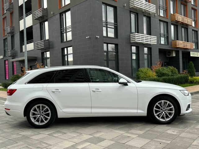 Ауді А4 2017 у Києві на Automoto.ua Білий Ауді А4, об'ємом двигуна 2 л та пробігом 227 тис. км за 16333 $, фото 6 на Automoto.ua