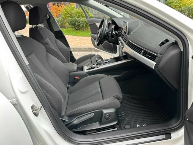 Ауді А4 2017 у Києві на Automoto.ua Білий Ауді А4, об'ємом двигуна 2 л та пробігом 227 тис. км за 16333 $, фото 16 на Automoto.ua