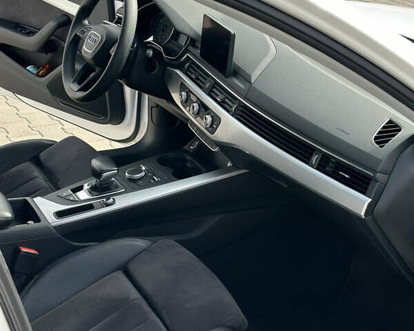 Белый Ауди А4, объемом двигателя 1.97 л и пробегом 220 тыс. км за 18500 $, фото 11 на Automoto.ua