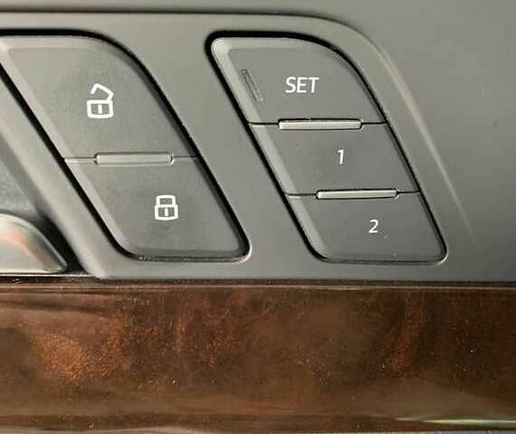 Белый Ауди А4, объемом двигателя 2 л и пробегом 87 тыс. км за 24000 $, фото 5 на Automoto.ua