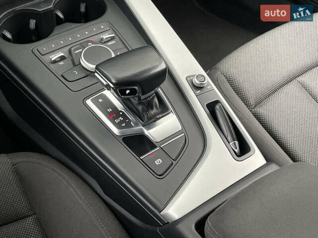 Белый Ауди А4, объемом двигателя 1.97 л и пробегом 231 тыс. км за 18490 $, фото 25 на Automoto.ua