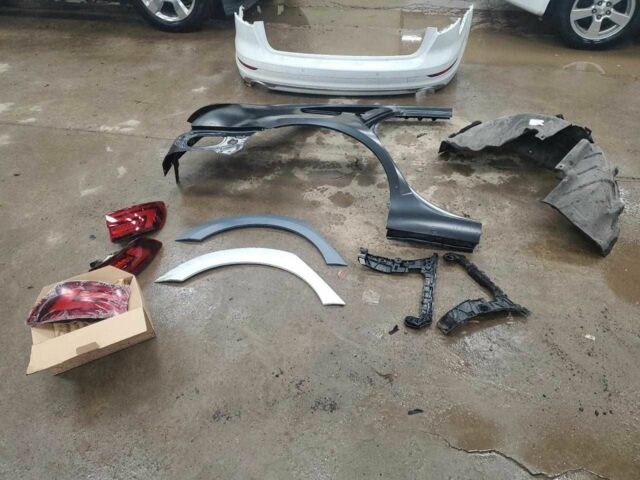 Белый Ауди А4, объемом двигателя 2 л и пробегом 77 тыс. км за 7500 $, фото 12 на Automoto.ua