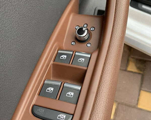 Білий Ауді А4, об'ємом двигуна 1.98 л та пробігом 87 тис. км за 26000 $, фото 5 на Automoto.ua