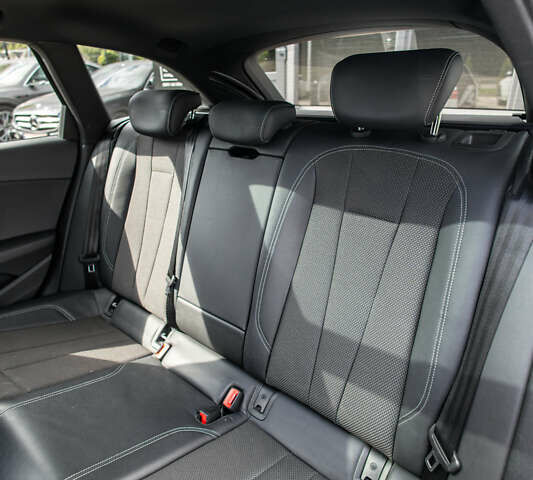 Белый Ауди А4, объемом двигателя 2 л и пробегом 175 тыс. км за 27990 $, фото 26 на Automoto.ua