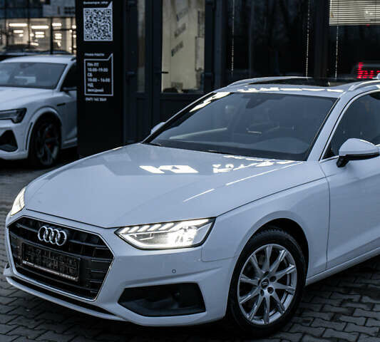 Белый Ауди А4, объемом двигателя 2 л и пробегом 162 тыс. км за 26900 $, фото 2 на Automoto.ua