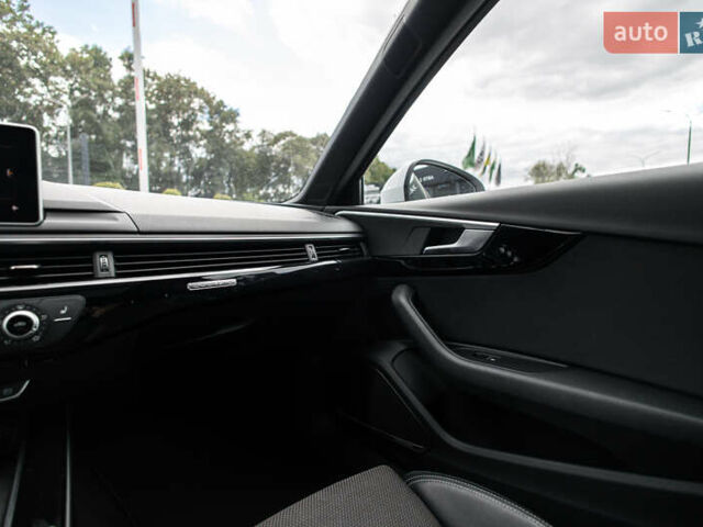 Белый Ауди А4, объемом двигателя 2 л и пробегом 175 тыс. км за 27990 $, фото 7 на Automoto.ua