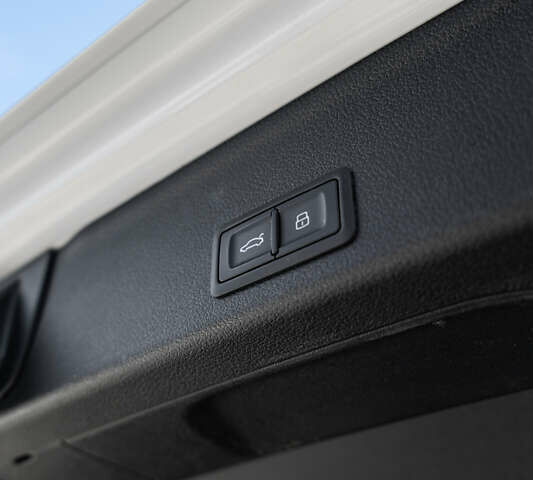 Белый Ауди А4, объемом двигателя 2 л и пробегом 175 тыс. км за 27990 $, фото 33 на Automoto.ua