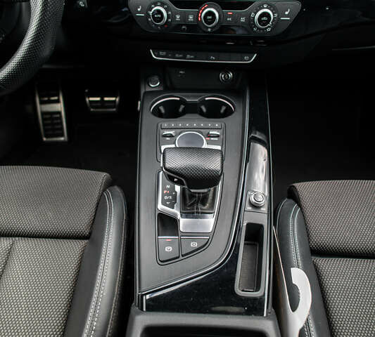 Белый Ауди А4, объемом двигателя 2 л и пробегом 175 тыс. км за 27990 $, фото 9 на Automoto.ua