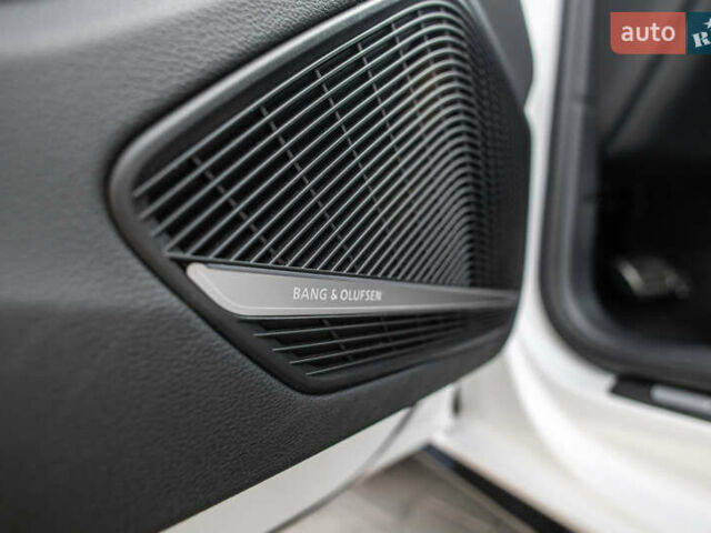 Белый Ауди А4, объемом двигателя 2 л и пробегом 175 тыс. км за 27990 $, фото 21 на Automoto.ua