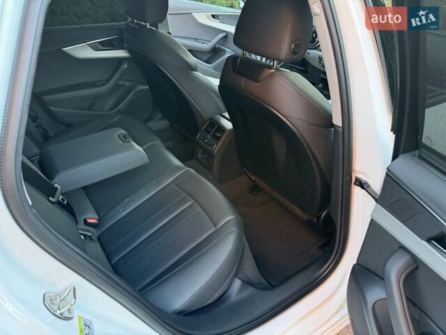 Белый Ауди А4, объемом двигателя 1.97 л и пробегом 157 тыс. км за 31999 $, фото 54 на Automoto.ua