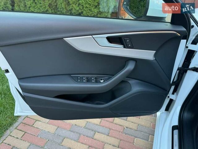 Белый Ауди А4, объемом двигателя 1.97 л и пробегом 157 тыс. км за 31999 $, фото 24 на Automoto.ua