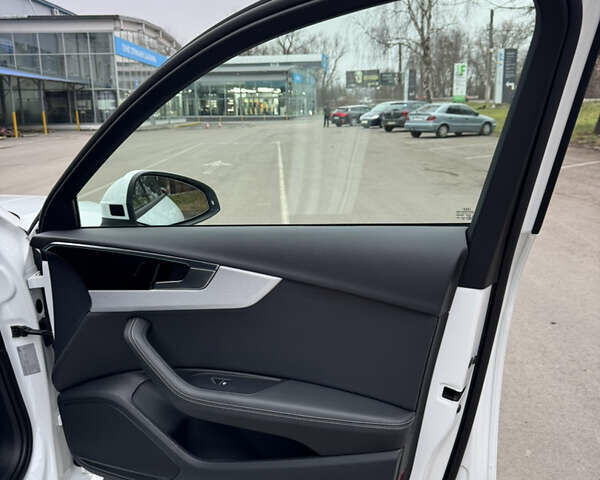 Белый Ауди А4, объемом двигателя 1.97 л и пробегом 99 тыс. км за 27250 $, фото 18 на Automoto.ua