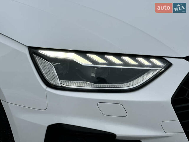 Белый Ауди А4, объемом двигателя 2 л и пробегом 240 тыс. км за 23990 $, фото 25 на Automoto.ua