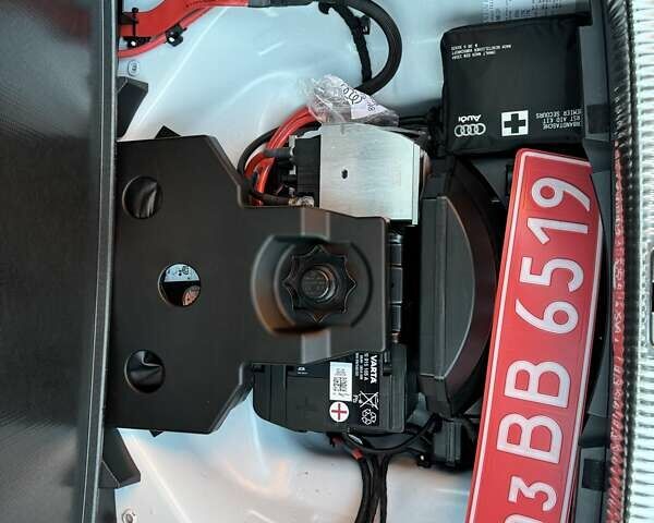 Белый Ауди А4, объемом двигателя 1.97 л и пробегом 157 тыс. км за 31999 $, фото 63 на Automoto.ua