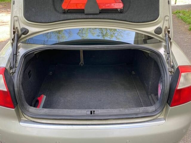 Бежевый Ауди А4, объемом двигателя 0 л и пробегом 315 тыс. км за 4200 $, фото 2 на Automoto.ua