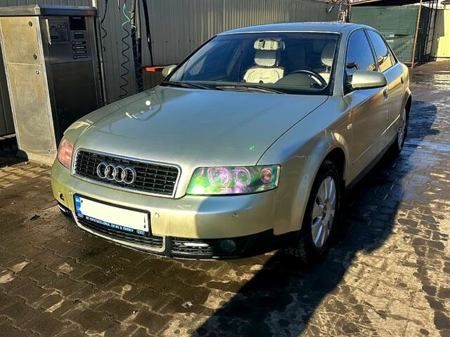 Бежевый Ауди А4, объемом двигателя 2 л и пробегом 455 тыс. км за 5200 $, фото 1 на Automoto.ua