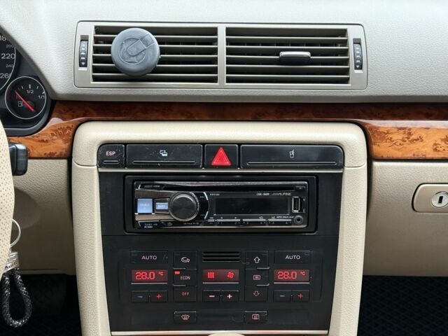 Бежевый Ауди А4, объемом двигателя 2 л и пробегом 377 тыс. км за 4750 $, фото 12 на Automoto.ua