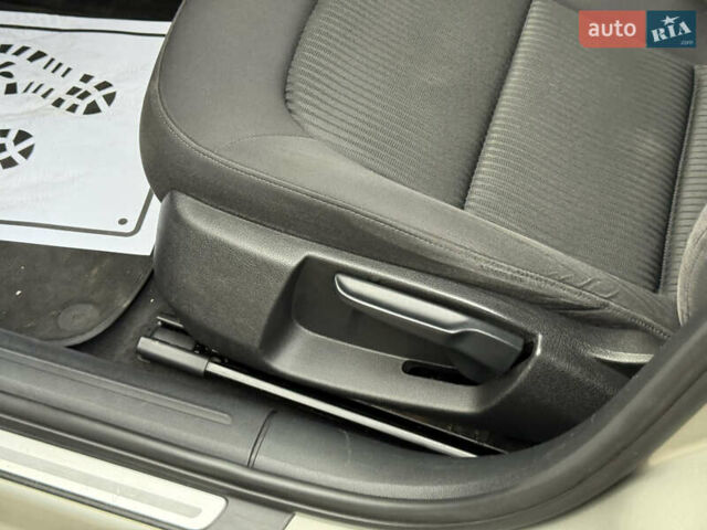 Бежевый Ауди А4, объемом двигателя 1.8 л и пробегом 219 тыс. км за 9499 $, фото 36 на Automoto.ua