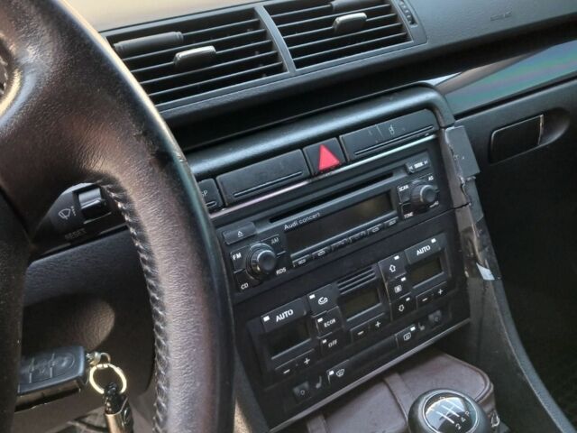 Ауди А4 2001 в Днепре (Днепропетровске) на Automoto.ua Черный Ауди А4, объемом двигателя 2 л и пробегом 320 тыс. км за 4200 $, фото 7 на Automoto.ua