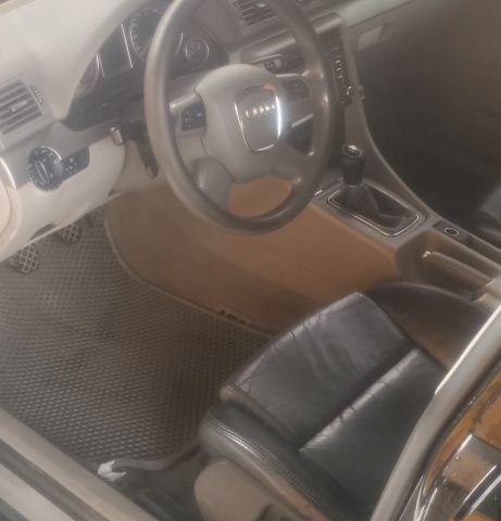 Черный Ауди А4, объемом двигателя 0 л и пробегом 370 тыс. км за 3000 $, фото 4 на Automoto.ua