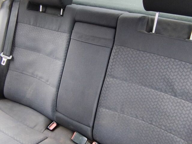 Чорний Ауді А4, об'ємом двигуна 1.8 л та пробігом 300 тис. км за 1200 $, фото 5 на Automoto.ua