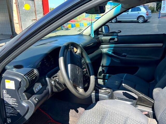 Чорний Ауді А4, об'ємом двигуна 1.6 л та пробігом 270 тис. км за 3700 $, фото 4 на Automoto.ua
