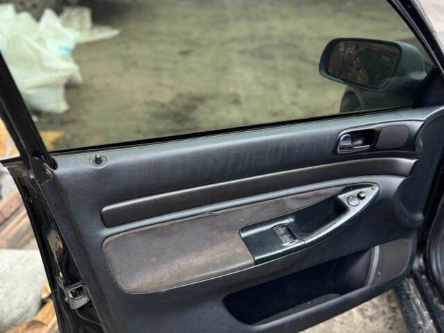 Черный Ауди А4, объемом двигателя 1.6 л и пробегом 250 тыс. км за 1500 $, фото 9 на Automoto.ua