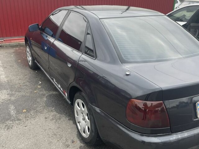 Ауди А4 1995 в Калиновке на Automoto.ua Черный Ауди А4, объемом двигателя 1.8 л и пробегом 290 тыс. км за 3299 $, фото 4 на Automoto.ua