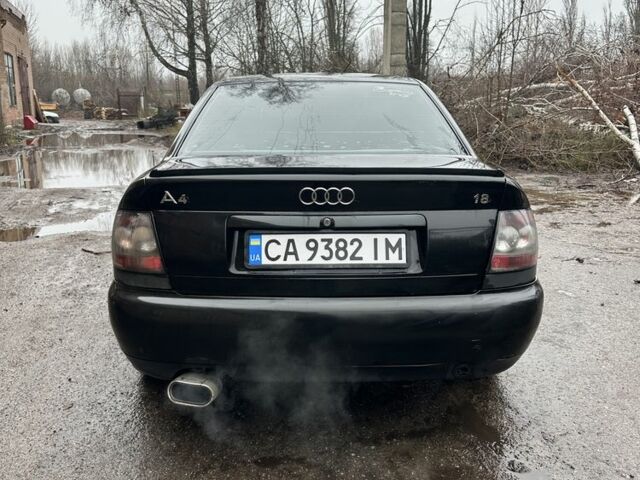 Черный Ауди А4, объемом двигателя 1.8 л и пробегом 350 тыс. км за 2550 $, фото 4 на Automoto.ua