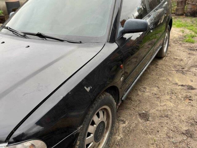 Черный Ауди А4, объемом двигателя 1.6 л и пробегом 250 тыс. км за 1500 $, фото 3 на Automoto.ua