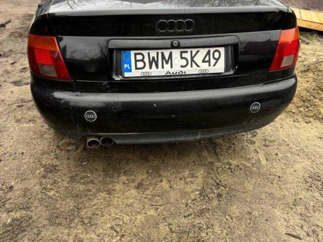 Черный Ауди А4, объемом двигателя 1.6 л и пробегом 250 тыс. км за 1500 $, фото 4 на Automoto.ua