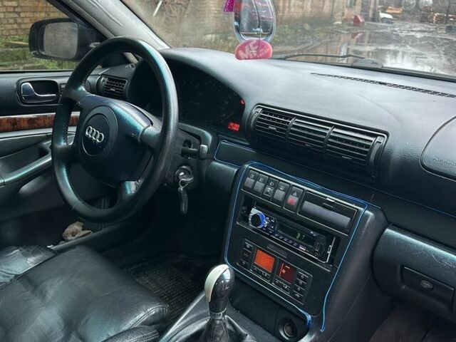 Черный Ауди А4, объемом двигателя 1.8 л и пробегом 350 тыс. км за 2550 $, фото 12 на Automoto.ua