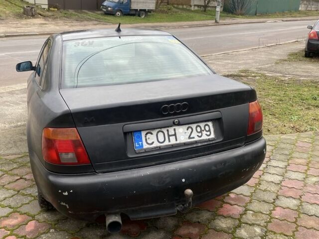 Чорний Ауді А4, об'ємом двигуна 1 л та пробігом 250 тис. км за 1100 $, фото 3 на Automoto.ua