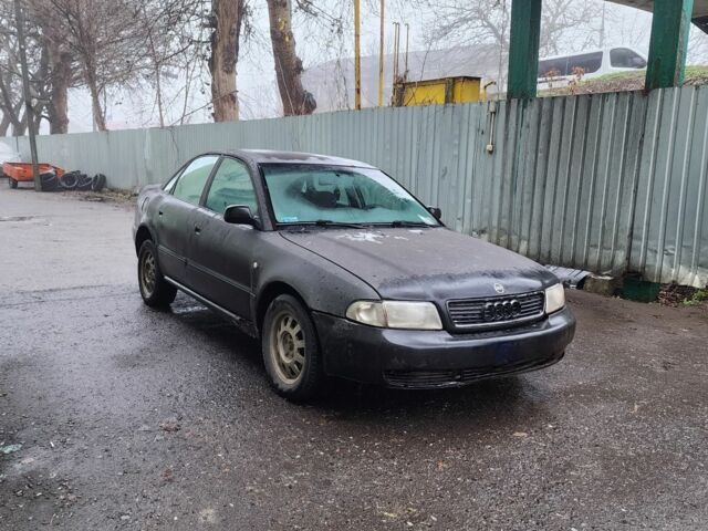 Черный Ауди А4, объемом двигателя 1.8 л и пробегом 250 тыс. км за 950 $, фото 3 на Automoto.ua