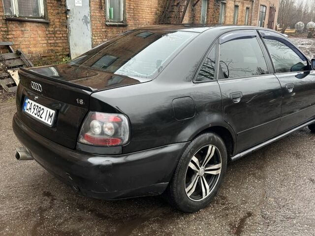 Черный Ауди А4, объемом двигателя 1.8 л и пробегом 350 тыс. км за 2550 $, фото 3 на Automoto.ua