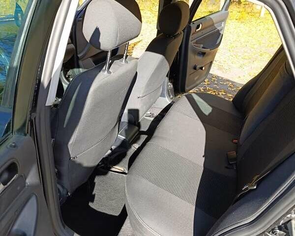 Чорний Ауді А4, об'ємом двигуна 1.6 л та пробігом 337 тис. км за 3200 $, фото 11 на Automoto.ua