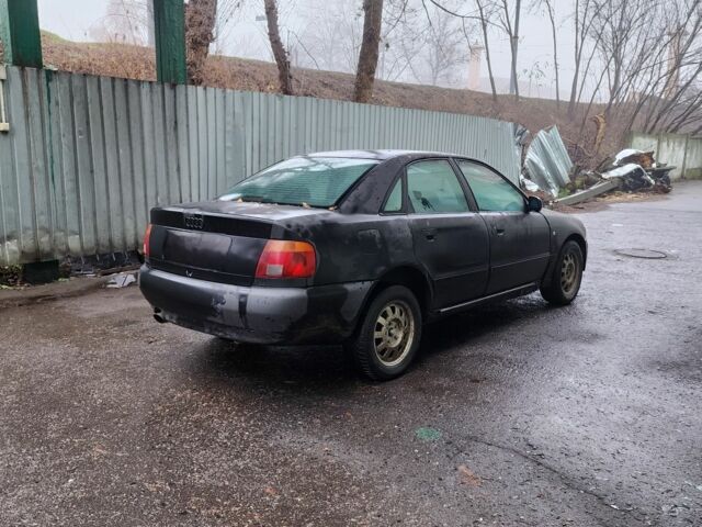 Черный Ауди А4, объемом двигателя 1.8 л и пробегом 250 тыс. км за 950 $, фото 2 на Automoto.ua