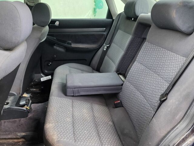 Черный Ауди А4, объемом двигателя 1.8 л и пробегом 250 тыс. км за 950 $, фото 6 на Automoto.ua