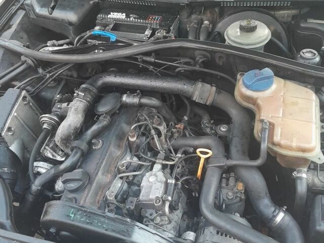 Чорний Ауді А4, об'ємом двигуна 0 л та пробігом 444 тис. км за 1000 $, фото 4 на Automoto.ua