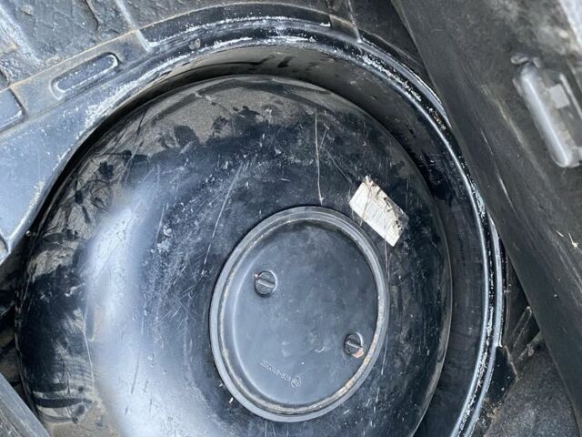 Чорний Ауді А4, об'ємом двигуна 2.6 л та пробігом 250 тис. км за 3000 $, фото 16 на Automoto.ua