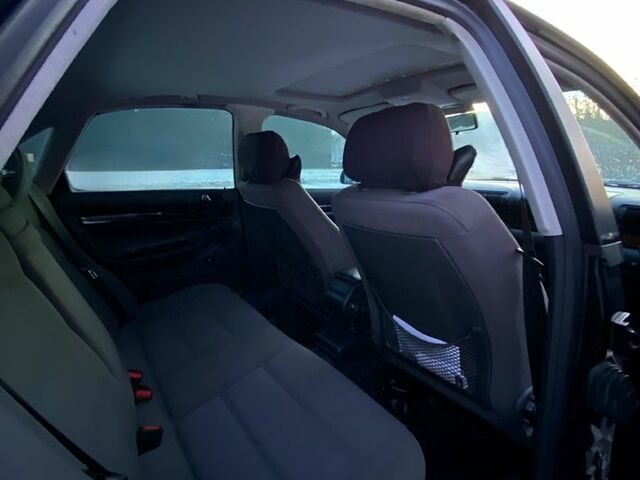 Чорний Ауді А4, об'ємом двигуна 1.8 л та пробігом 460 тис. км за 3300 $, фото 8 на Automoto.ua