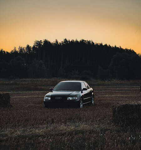 Чорний Ауді А4, об'ємом двигуна 1.8 л та пробігом 252 тис. км за 3800 $, фото 34 на Automoto.ua